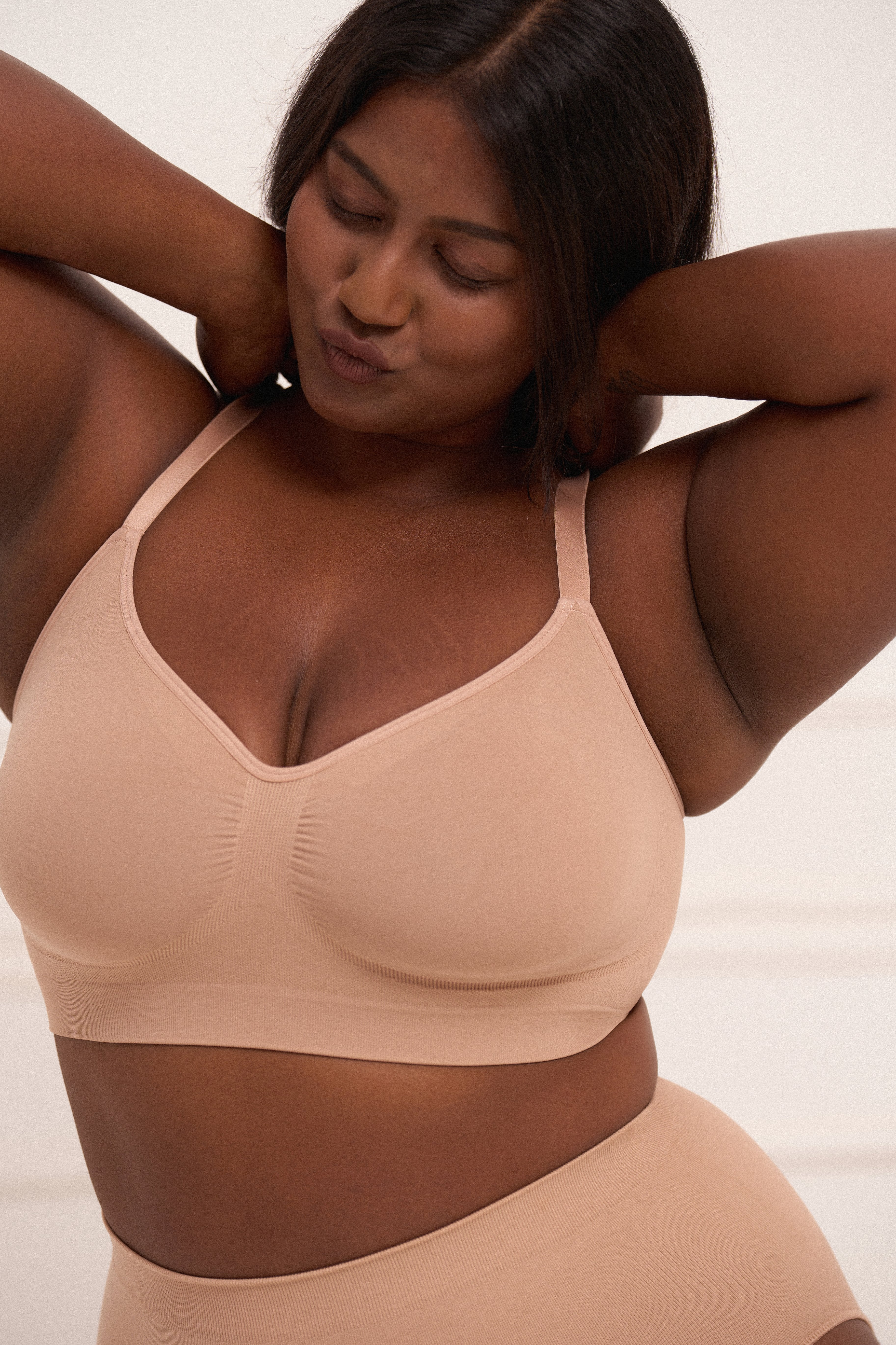 Wireless Shaping Bra - Seamless Non-Padded Wireless T Shirt Bra with Full Coverage - Image 13